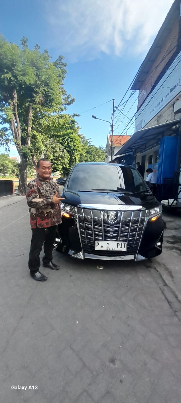 Galeri rental mobil Surabaya 1